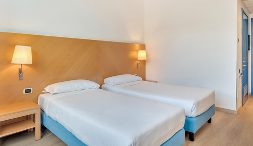 Habitación estándar con 2 camas individuales
