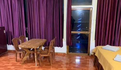 Habitación cuádruple Confort, vistas al patio