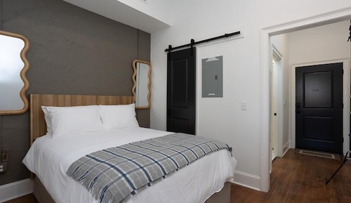 Estudio clásico, 1 cama de matrimonio