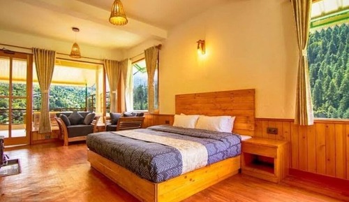Habitación superior, balcón, vistas a la colina