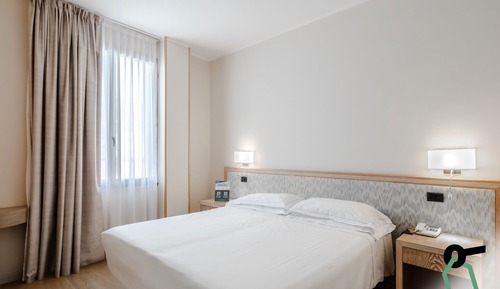 Habitación Confort doble, 1 cama doble, baño privado