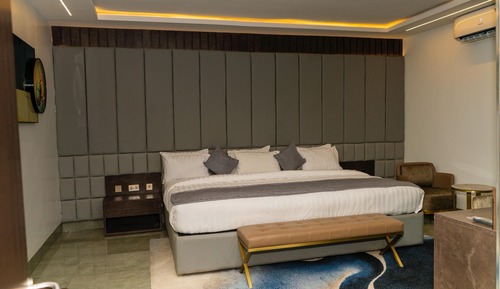 Suite superior, vistas a la piscina