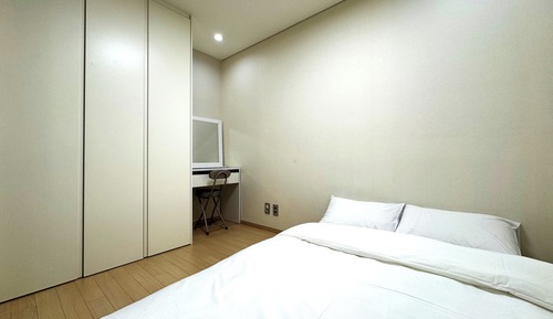 Habitación familiar con 2 camas individuales, no fumadores, cocina (self-service check-in)