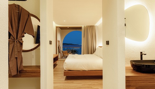 Reconnect Room