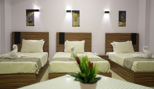 Habitación triple, balcón
