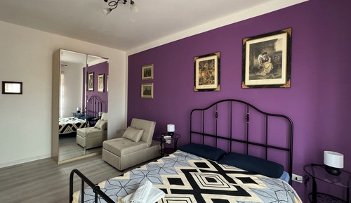 Purple room