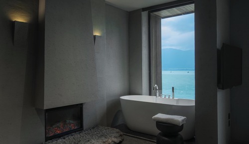 Habitación doble, vistas parciales al lago