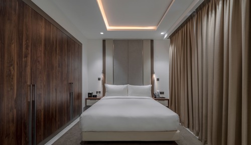 Suite ejecutiva, 1 cama de matrimonio, balcón, vistas a la ciudad