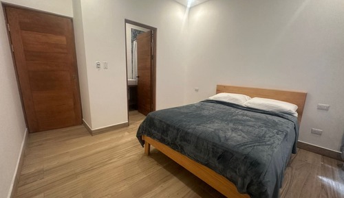 Dormitorio compartido, dormitorio mixto, Aire acondicionado, vistas a la piscina