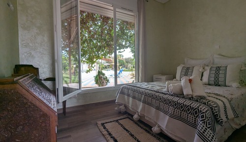 Bungalow familiar, baño privado, vistas a la piscina