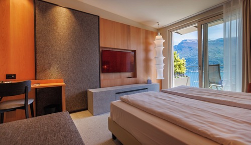 Habitación triple superior, balcón, vistas al lago
