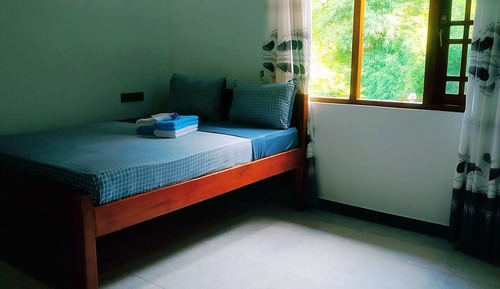 Habitación económica doble, balcón, vistas al jardín