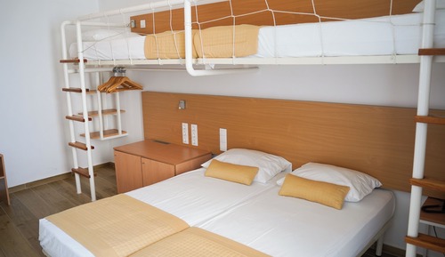 Habitación Premium, varias camas, balcón, vistas al mar