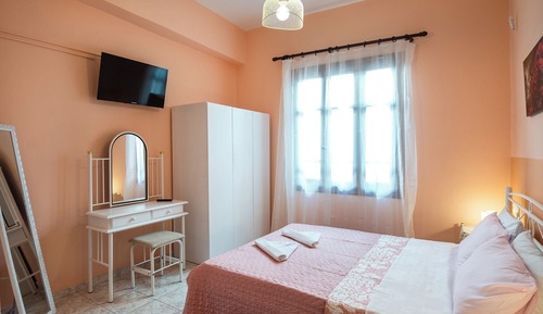 Casa estándar, 2 habitaciones, cocina, vistas a la ciudad