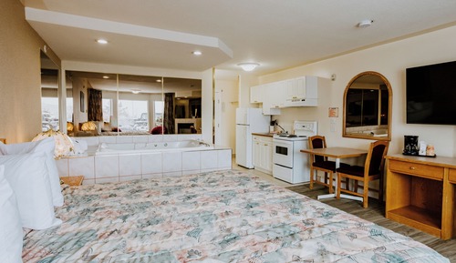 Suite estudio, 1 cama de matrimonio grande, bañera de hidromasaje