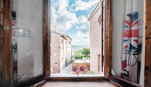 Estudio clásico, vistas al valle