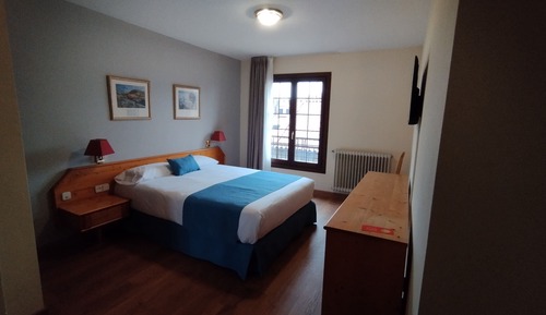 Habitación cuádruple, balcón