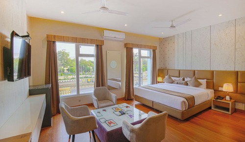 Habitación familiar, 1 cama de matrimonio grande, vistas a la ciudad