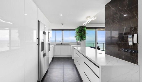 Apartamento de lujo, balcón, vistas a la playa