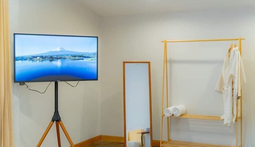 Habitación básica doble, vistas parciales al mar