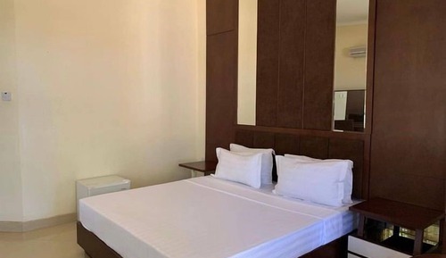 Habitación con 1 cama doble o 2 individuales, balcón, vistas al jardín