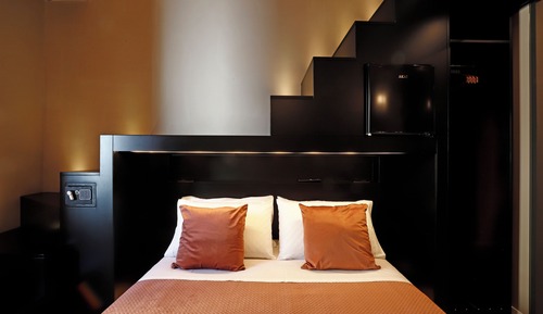 Habitación superior con 1 cama doble o 2 individuales, 1 cama de matrimonio grande, balcón