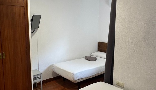 Habitación con 2 camas individuales