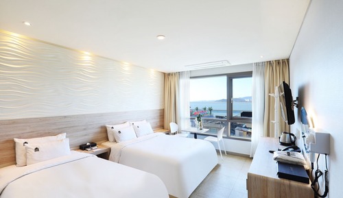 Half Ocean View Twin Room