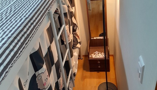 Dormitorio compartido, solo para mujeres