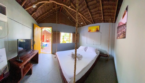 Habitación Deluxe doble, 1 cama de matrimonio, balcón, vistas a la piscina