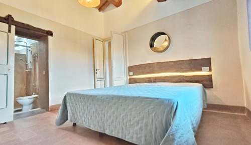Dúplex superior, 2 habitaciones, entresuelo