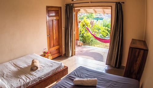 Habitación cuádruple familiar, lanai, vistas parciales al mar