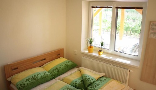 Apartamento, varias camas, vistas al jardín, planta baja
