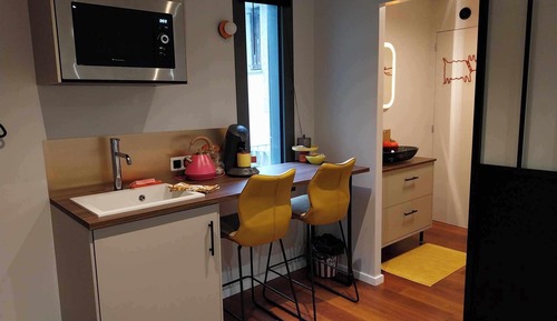 Estudio exclusivo, vistas al jardín, planta baja