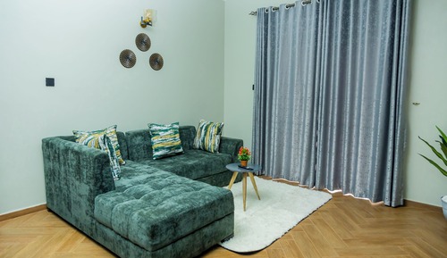 Apartamento económico, vistas a la colina