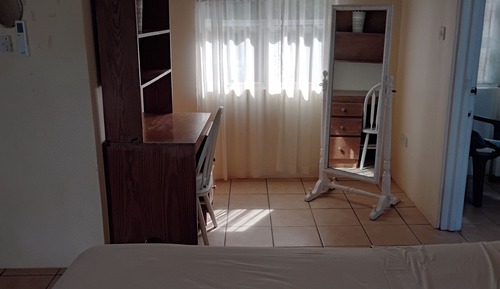 Habitación doble, balcón, vistas parciales al mar