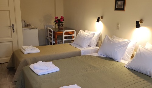 Habitación triple Confort, no fumadores, vistas al jardín