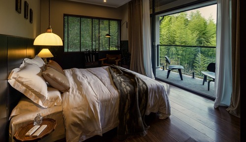 Habitación de diseño doble, 1 cama de matrimonio, balcón, vistas a la colina