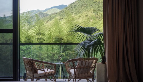 Habitación sénior doble, 1 cama de matrimonio, balcón, vistas a la colina