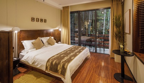 Habitación clásica doble, 1 cama de matrimonio, balcón, vistas a la colina