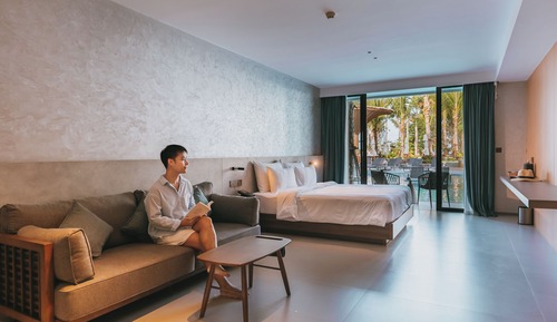 Habitación triple Premium, 1 cama de matrimonio grande, junto a la piscina