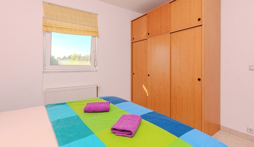 Apartamento básico, vistas parciales al mar