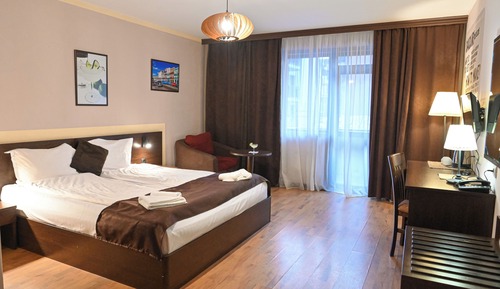 Habitación Deluxe con 1 cama doble o 2 individuales, balcón, vistas a la montaña