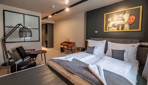 Habitación superior con 1 cama doble o 2 individuales