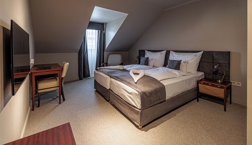 Habitación superior con 1 cama doble o 2 individuales