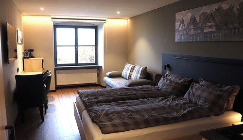 Habitación doble, 1 cama de matrimonio con sofá cama, vistas al lago