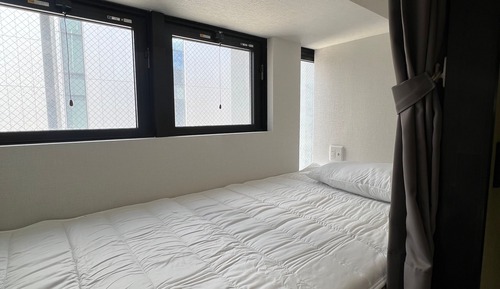 Dormitorio compartido básico, dormitorio mixto, no fumadores