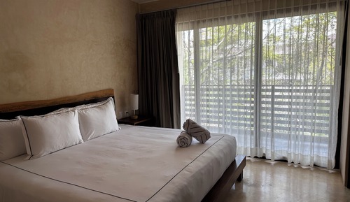 Apartamento clásico, balcón