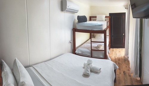 Habitación cuádruple básica