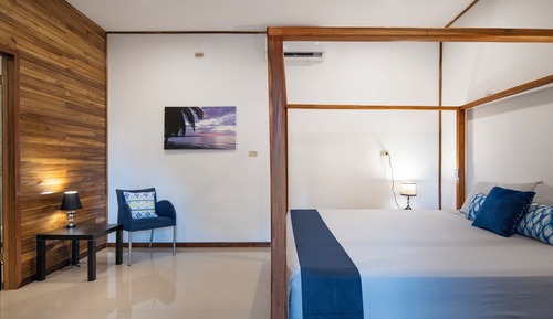 Habitación estándar, 1 cama de matrimonio grande, balcón, vistas a la piscina